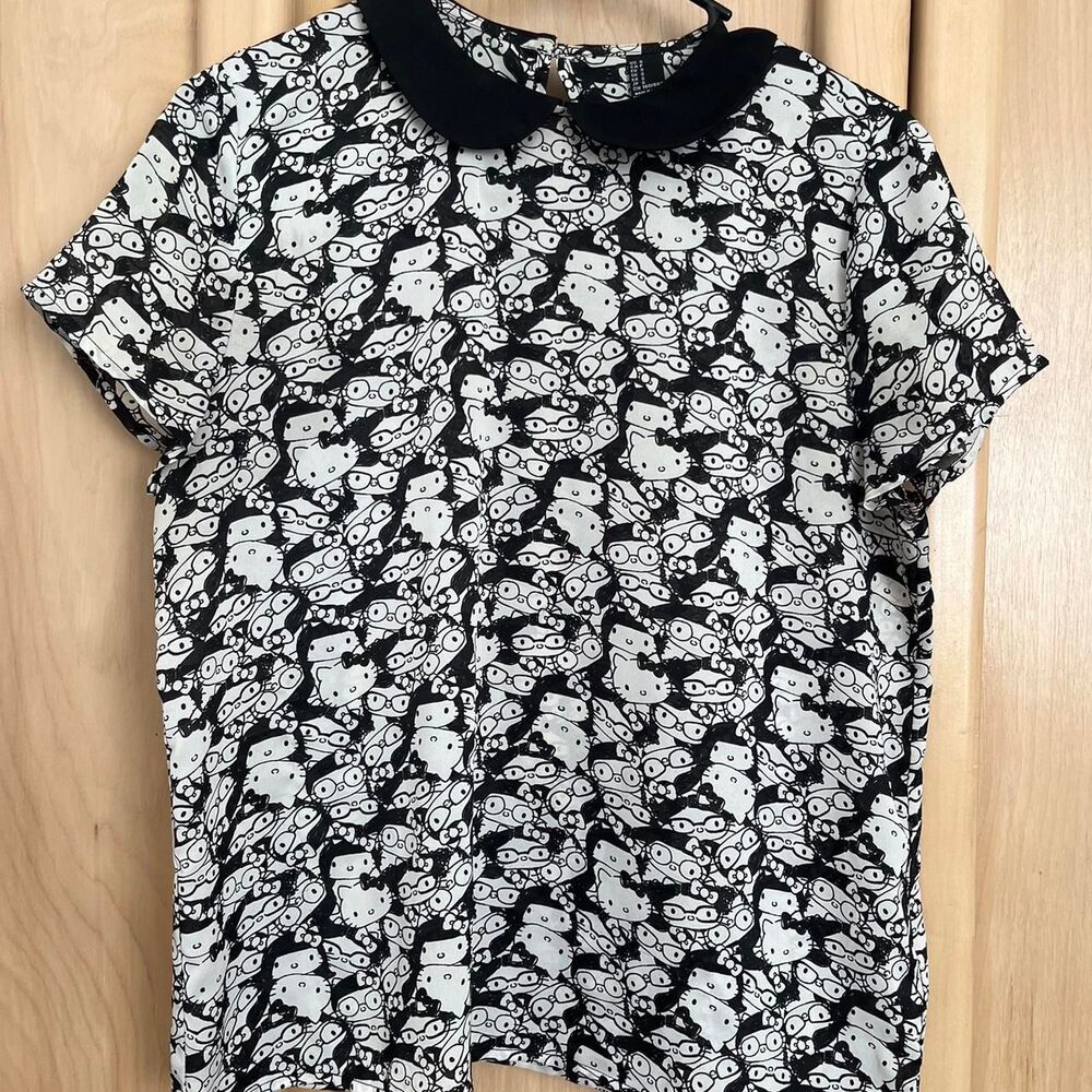 Forever-21 Women's Black and White Blouse